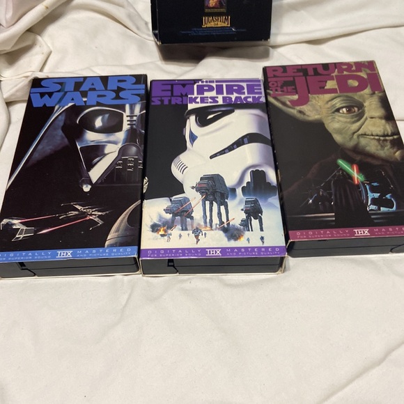 Yes it’s the Original Star Wars Trilogy VHS U know & love them - Picture 6 of 6